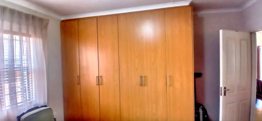 1 Bedroom Property for Sale in Langenhovenpark Free State